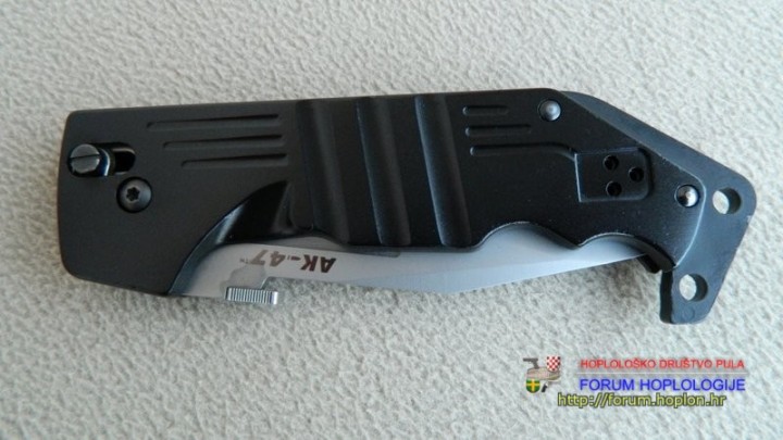 AK 47 gun cote 001.JPG