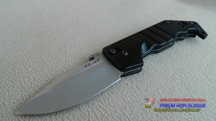 AK 47 gun cote 004.JPG