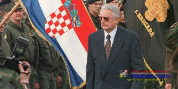 Tudjman-Franjo-Zastava-Trigrovi.jpg