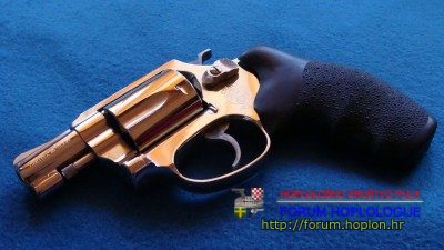 S&W 36-2 001.JPG