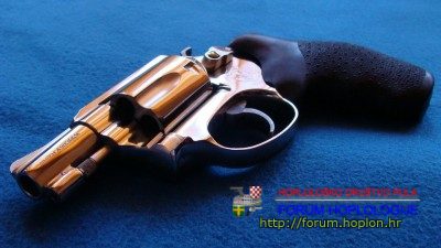 S&W 36-2 003.JPG