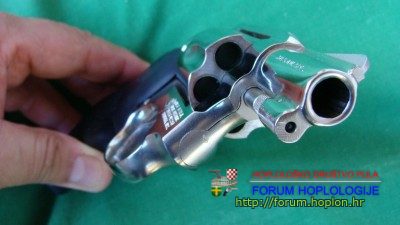 S&W 36-2 010.JPG