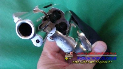 S&W 36-2 011.JPG